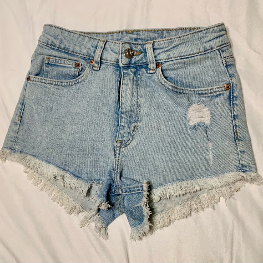 H&M Divided Distressed Denim Jean Shorts Size 4